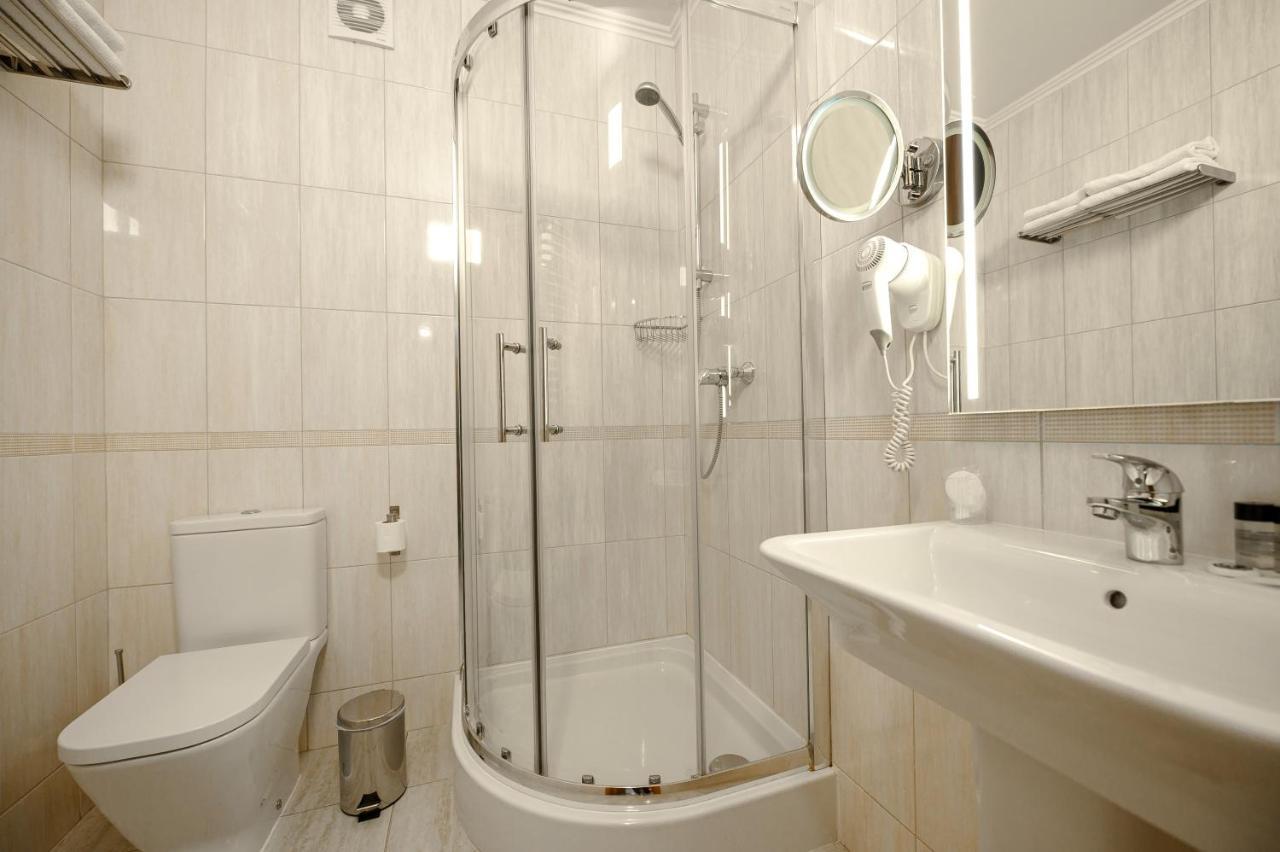 Rivoli Hotel Черновцы Экстерьер фото