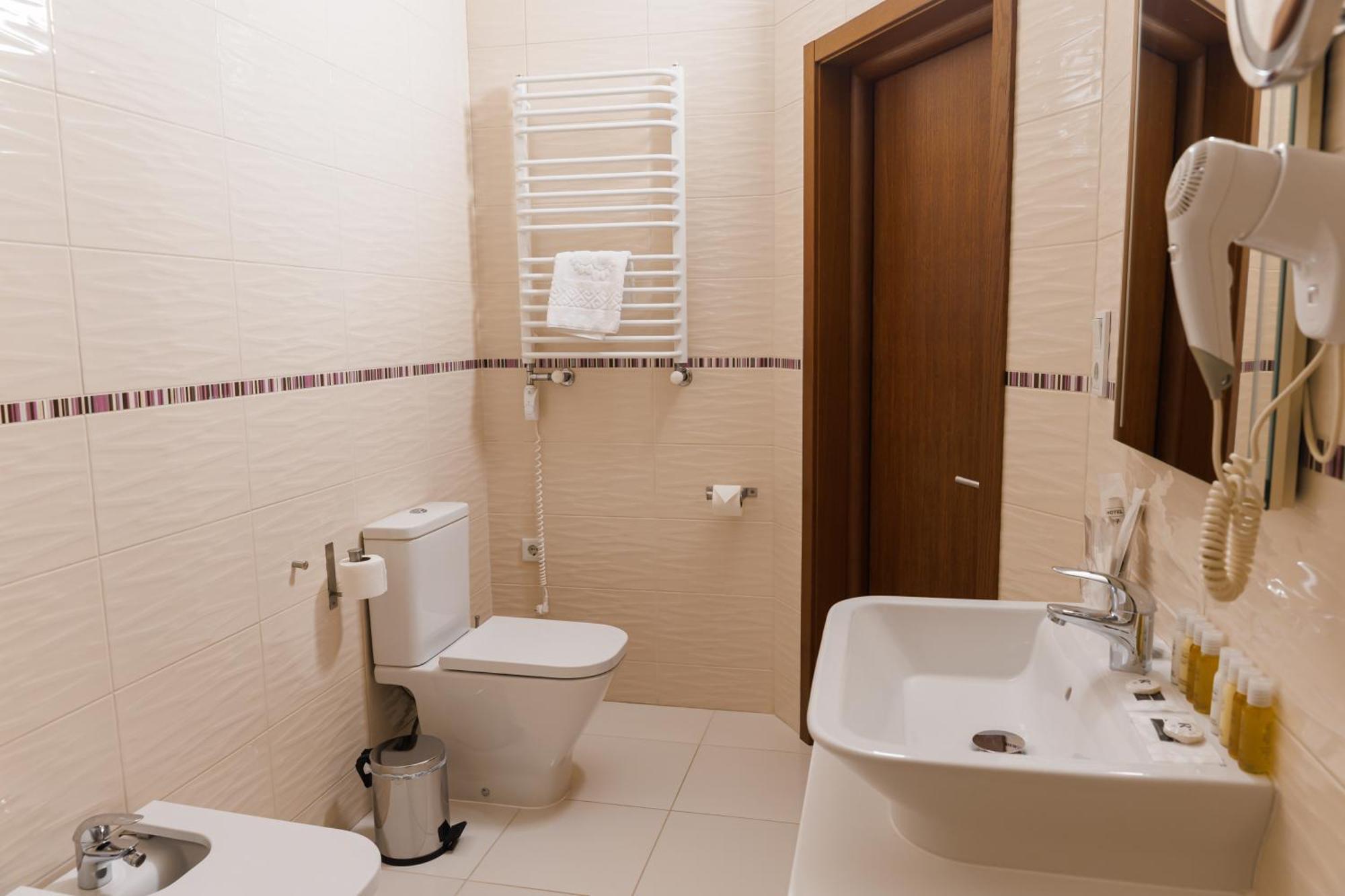 Rivoli Hotel Черновцы Экстерьер фото